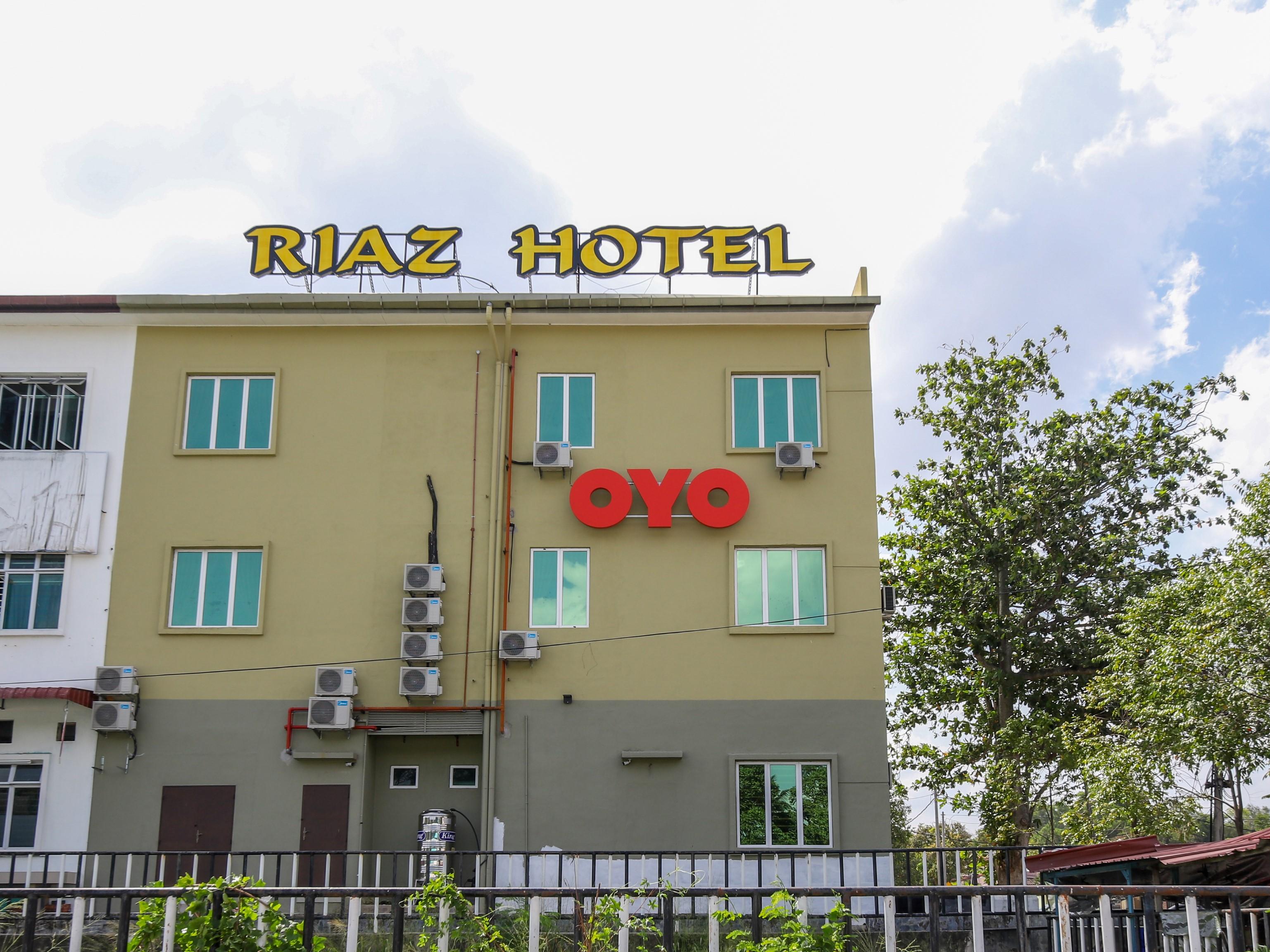 Oyo 89839 Riaz Hotel Malacca Exterior photo