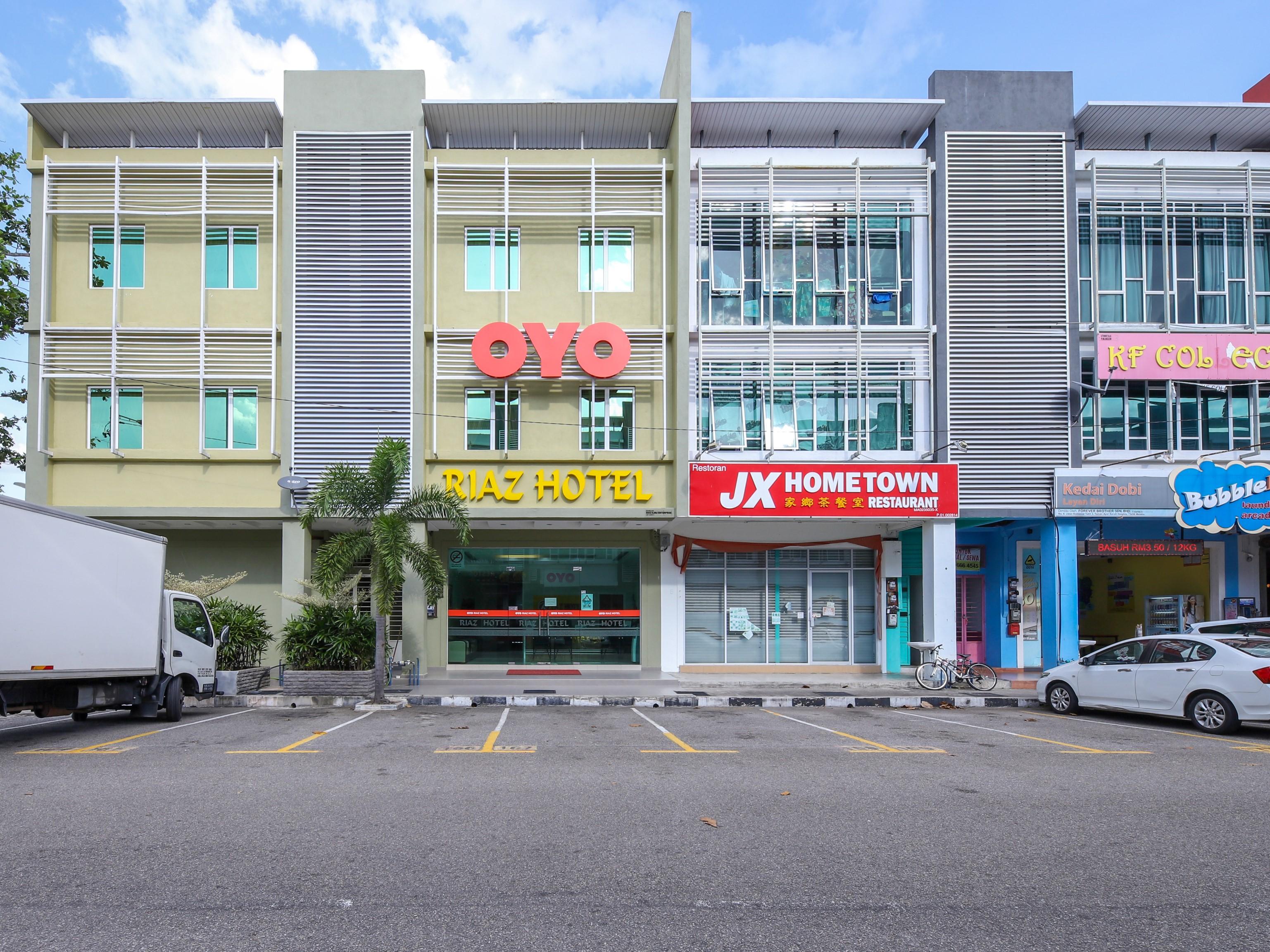 Oyo 89839 Riaz Hotel Malacca Exterior photo