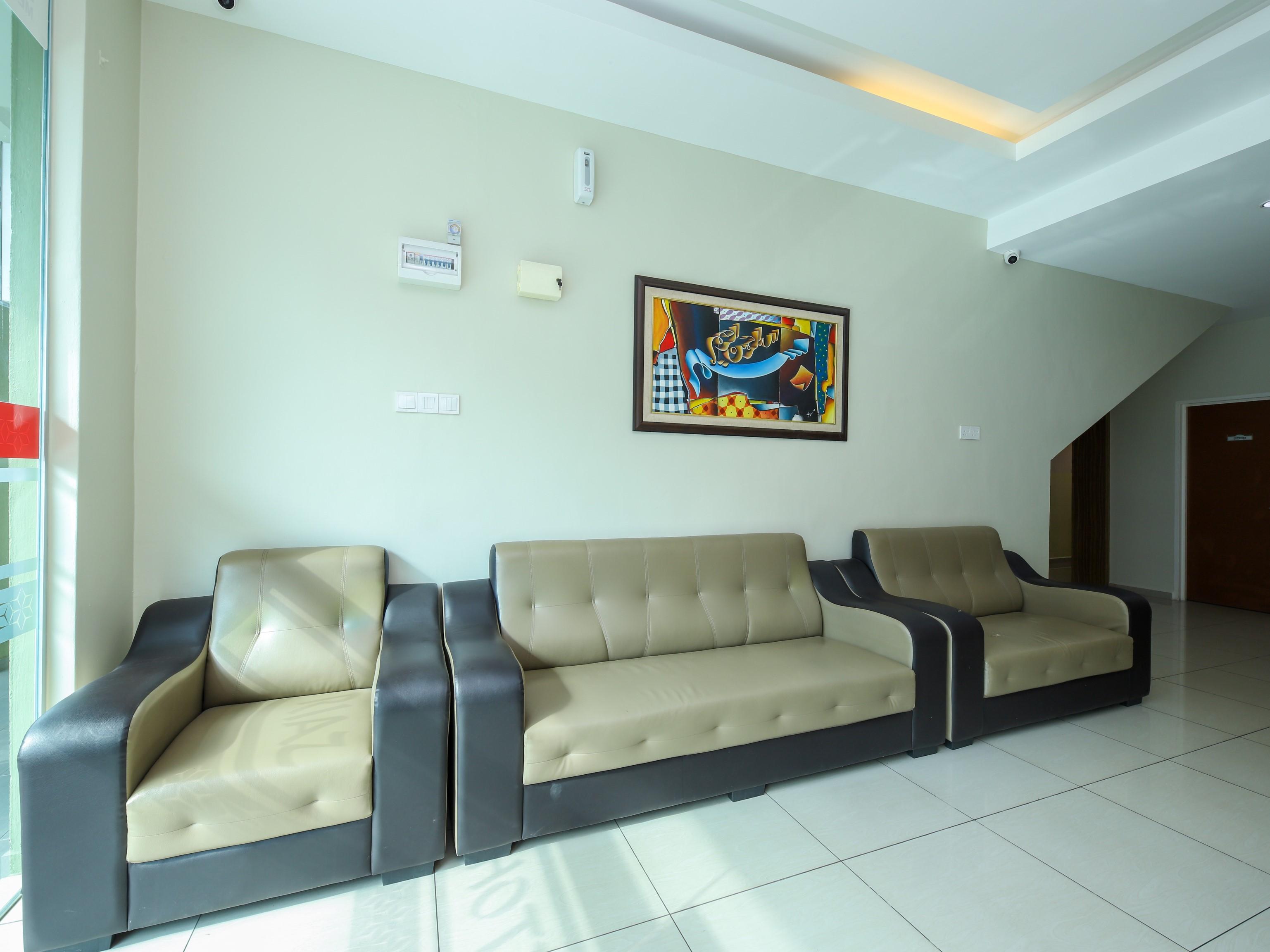 Oyo 89839 Riaz Hotel Malacca Exterior photo