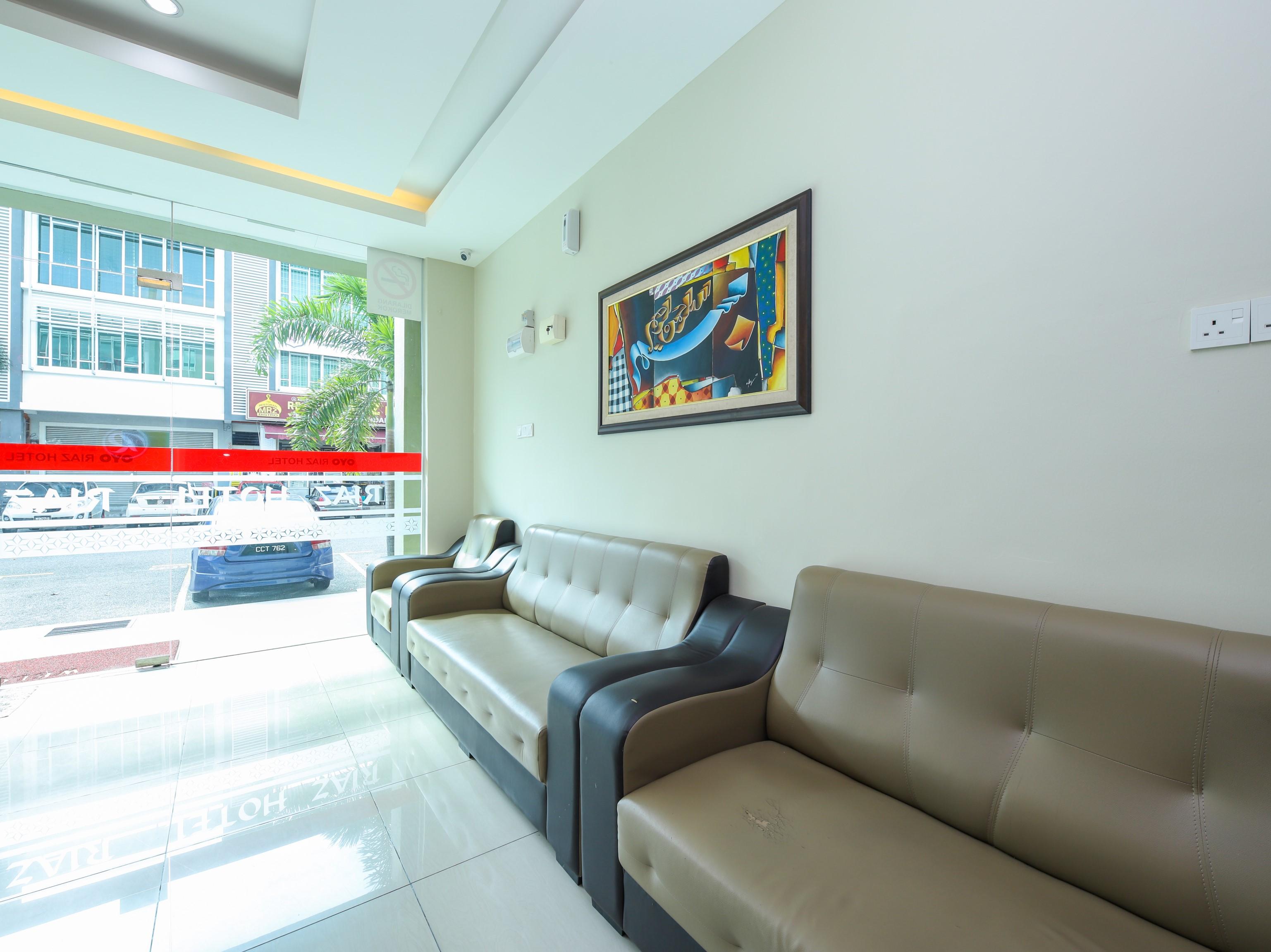 Oyo 89839 Riaz Hotel Malacca Exterior photo